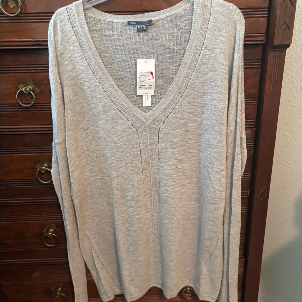 NWT Vince Cashmere Blend  V-Neck Sweater Size XL